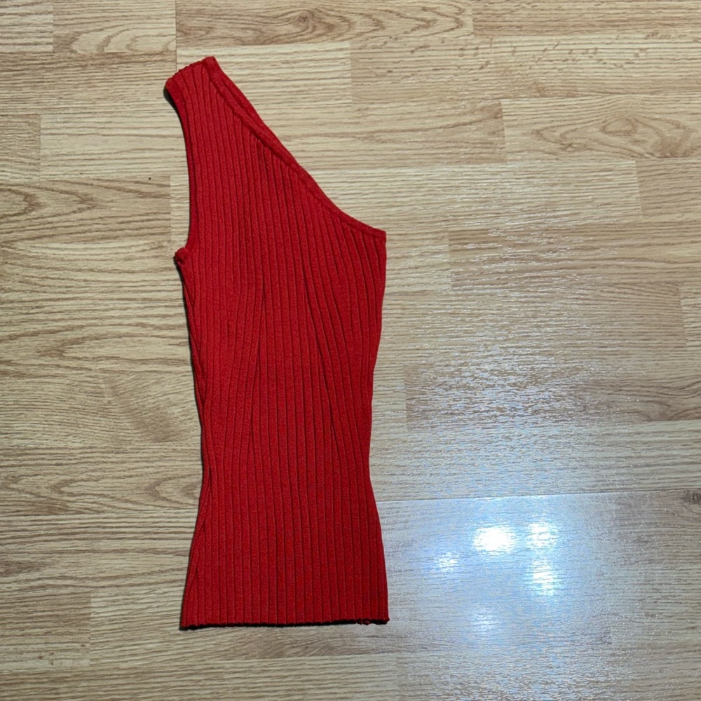 H&M Vibrant Red One-Shoulder Sweater. Size xs. NWT. - Picture 1 of 3